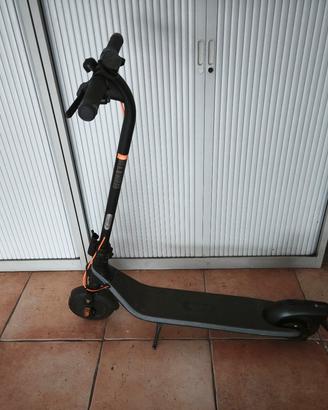 monopattino elettrico ninebot 20kmh