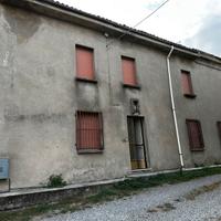 Casa di corte da ristrutturare totalmente