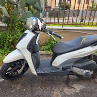 Piaggio Carnaby 300