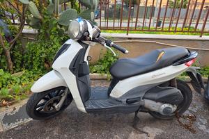 Piaggio Carnaby 300