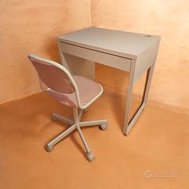 Scrivania e sedia