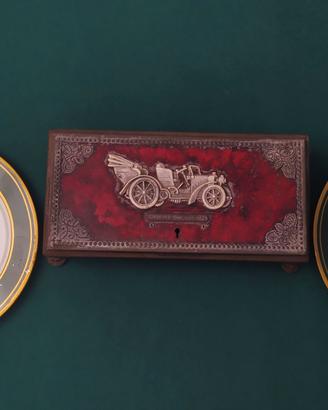 SCATOLA E PIATTINI IN METALLO AUTO D'EPOCA