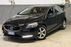 Volvo V40 D2 1.6 Summum ideale per Neopatentati