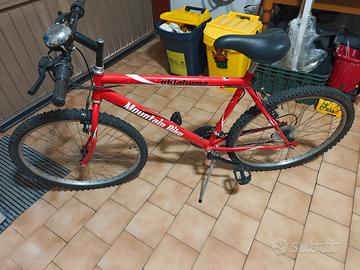 mountain bike rossa