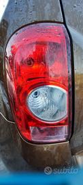 DACIA DUSTER 2012 - STOP POSTERIORE SINISTRO