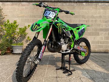 Kawasaki 250 2t - progetto custom su telaio 2015