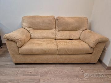 Divano 2 posti Poltrone e Sofà