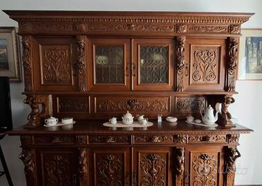 Sala da pranzo: tavolo, 6 sedie, credenza