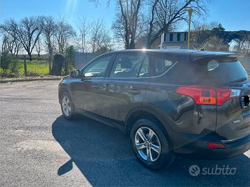 TOYOTA RAV 4 2.0 D-4D