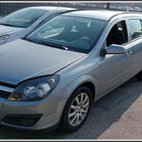OPEL Astra H SW per ricambi