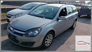 OPEL Astra H SW per ricambi