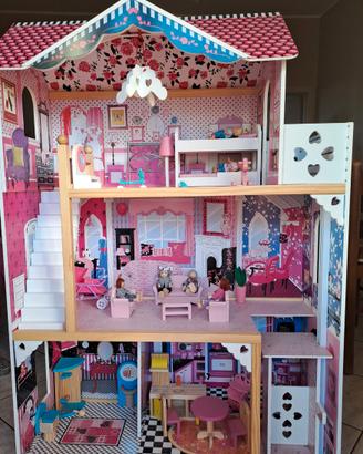 Casa delle bambole in legno