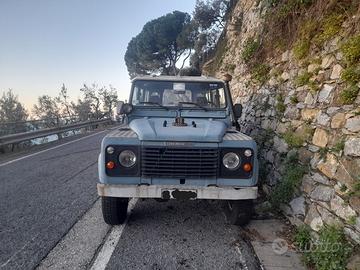 Land Rover Defender 110