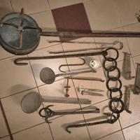 Accessori da camino ed altri pezzi di antiquariato