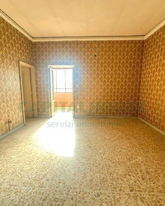 S2 APPARTAMENTO IN CORTE DA RISTRUTTURARE