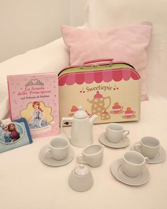Valigetta con tazzine e libro delle principesse