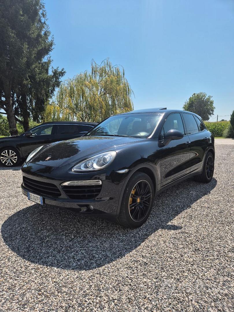 Porsche Cayenne 2010 photo 2