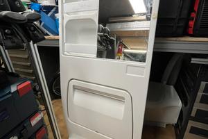 Parete bagno attrezzata per camper e van