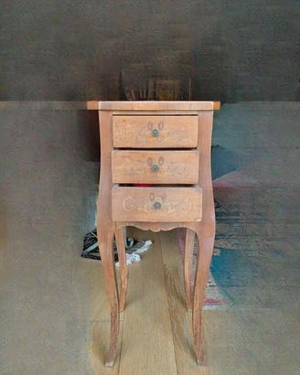 Elegante Mobiletto Antico a 3 Cassetti - Gambe Mos
