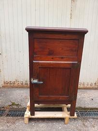 Antica Ghiacciaia in legno molto ben conservata