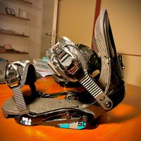 Attacchi snowboard Drake Fifty 50