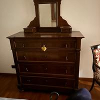 Comò in legno con specchio – stile classico