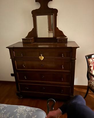Comò in legno con specchio – stile classico