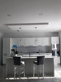 Cucina, Tavolo sedie e mobile del bagno