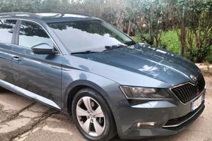 Skoda Superb 2017 2000DSG