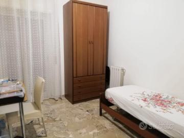 Camera singola in via Fusco vicino fermata metro B