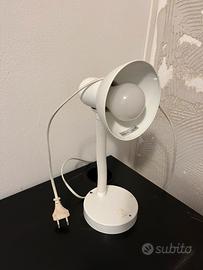 Lampada da scrivania o comodino