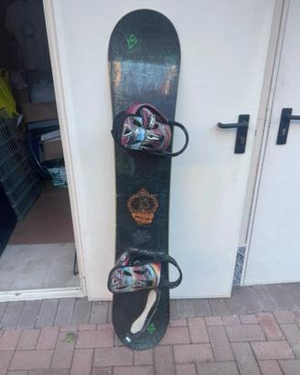 Tavola snowboard Burton Twin e attacchi Burton
