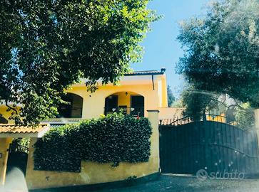 Villino angolare tre piani