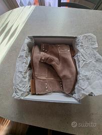 Stivaletti bassi in camoscio N°39 