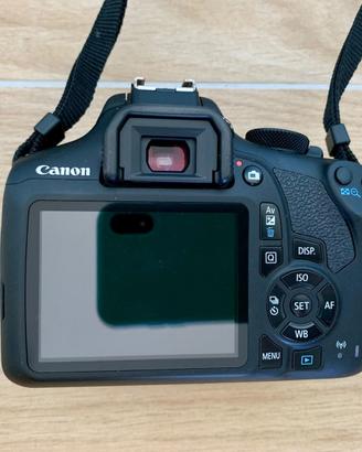 Canon EOS 1300 D Wi-Fi + obiettivo  EF-S 18-55mm