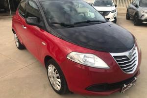 LANCIA Ypsilon 1.2 69 CV 5 porte S&S Black&Red