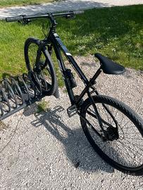 Mtb come nuova + accessori vari