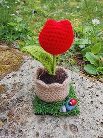 Tulipano in vasetto ad uncinetto.