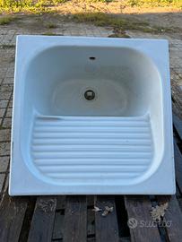 Lavatoio "Pilozzo" in Ceramica Bianca 60x60