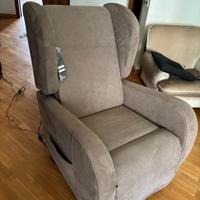 Poltrona reclinabile elettronica anziani disabili