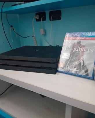 PlayStation 4 pro + bloodborne (sigillato)