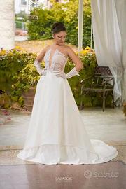 abito sposa  ricamato con perline di cristallo 
