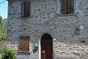 Terra tetto in piccola frazione castel San Niccolò