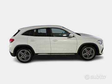 MERCEDES-BENZ GLA 200 Automatic Premium