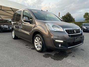 Peugeot Partner Tepee BlueHDi 100 4x4 Outdoor Trac