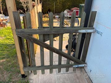 Recinto in legno e cancelletto