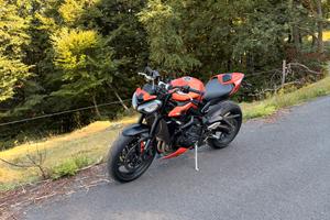 Triumph Street Triple 765r A2
