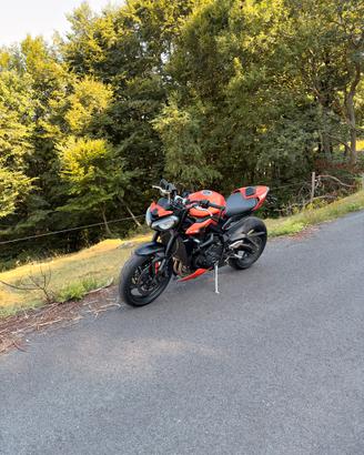 Triumph Street Triple 765r A2