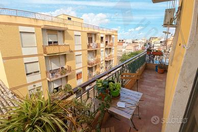 Pressi Via Dante: Trilocale al terzo piano