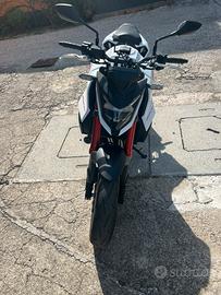 Honda hornet 750
